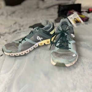 On Cloud Running Shoes - Gray and Teal